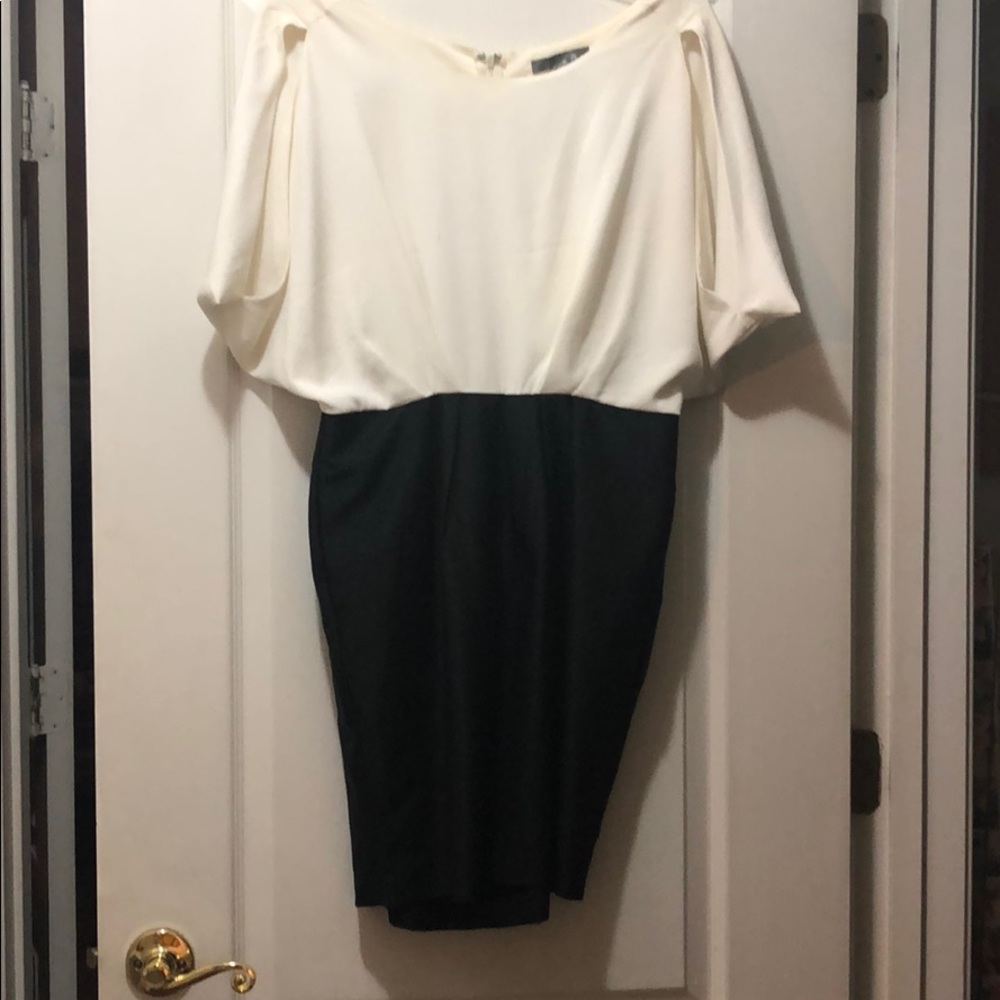 White top and black bottom dress, with pockets!